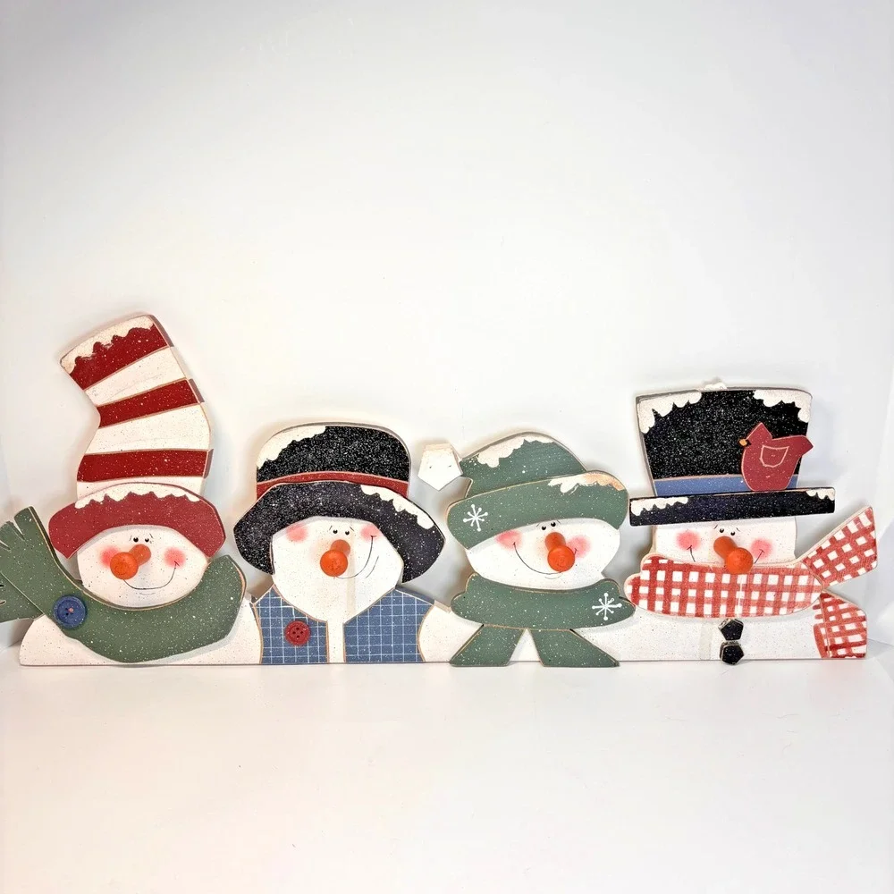 Unique Folk Art Wooden Snowman Family Wall Decor with Peg Nose Hooks‎ – 24